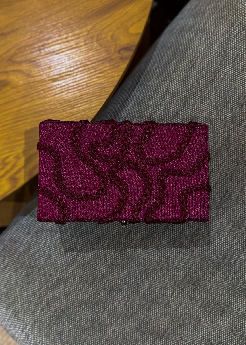 SisiVelvet's tweet photo. @funmioyatogun Hi Funmi 👋🏽👋🏽

We are an accessory brand telling a modern, Nigerian story with traditional textiles and techniques. Here are some of our handmade products from elite aṣọòkè that will fit your vision. https://t.co/qRBFvgLU72