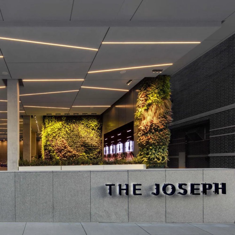 CSI_Creative_MN's tweet image. Elevating Southern Hospitality — The Joseph in Nashville features lush exterior green walls with a refined mix of ThermaLeaf® Fire-Rated and PermaLeaf® UV-Stable foliage.

View More Project Photos: hubs.li/Q03Q5Xhp0