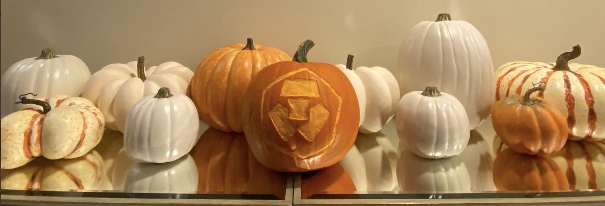 GM #crofam 

One legendary pumpkin stands out amongst them all 💪🎃
