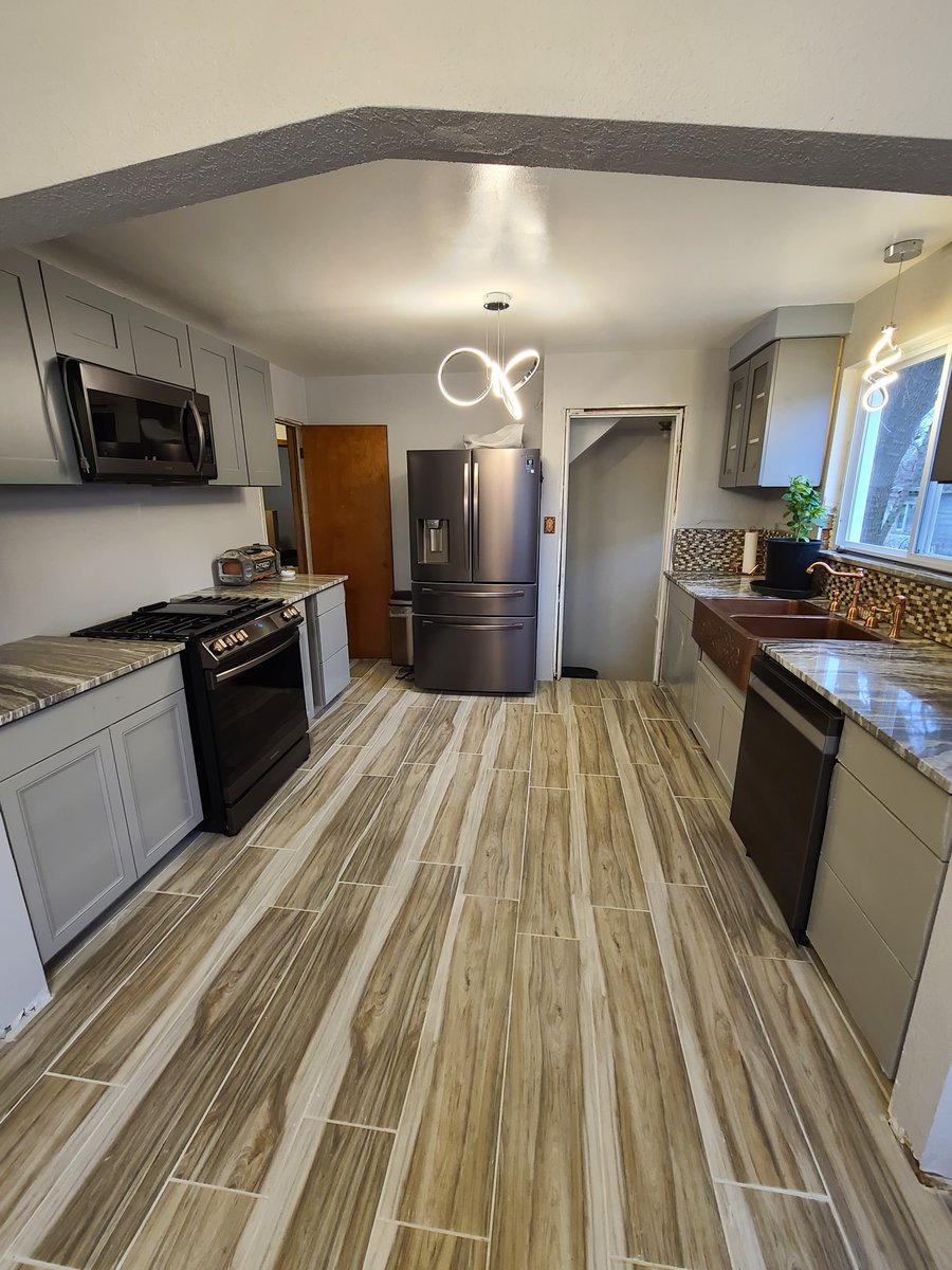 BuildingDet's tweet image. 💪 Monday Motivation: Transformation takes time, but the results are worth it! 🌟

This once-vacant house is now a beautiful home — a reminder that progress happens when vision meets hard work. Let’s keep moving Detroit forward, one rehab at a time. 🏡💙
#BuildingDetroit #DLBA