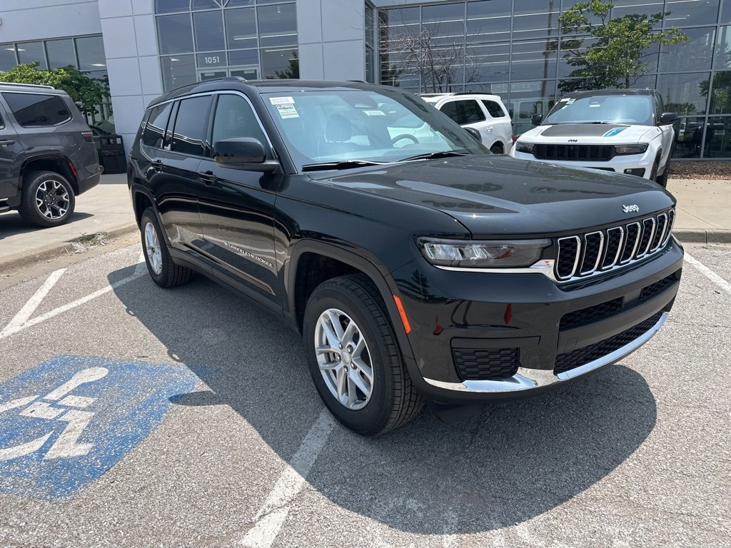 McCarthyCDJR's tweet photo. 🔥 Hot Specials Monday! 🔥
Shop online here: https://t.co/dLcPaoDwm4
Our cars, trucks, and SUVs are waiting patiently on the lot for their next adventure — maybe that’s with you. 🚗💨
#McCarthyAuto #HotSpecialsMonday #NewCarSmell #CarDeals https://t.co/lm14Eq6HXb
