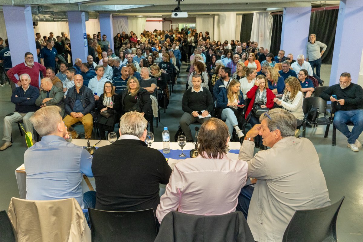 SECZAcomercio's tweet photo. Se llevó a cabo una nueva Asamblea General Ordinaria de Memoria y Balance del SECZA.

Agradecemos la presencia y el acompañamiento de nuestros compañeros y compañeras afiliadas, quienes aprobaron el balance presentado, fortaleciendo el trabajo colectivo de nuestra organización. https://t.co/DAzQFZ758s