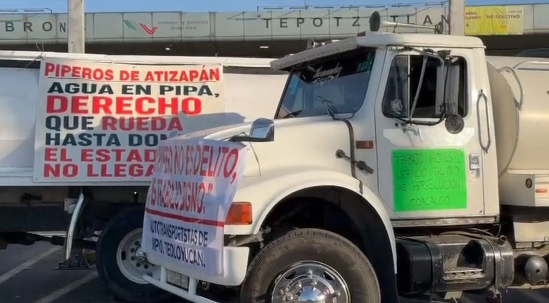 Piperos de distintos municipios del Edomex llevan a cabo bloqueos en protesta por el operativo “Caudal” que intervino en 190 pozos en 48 municipios.
Exigen la reapertura de sus puntos de trabajo
👉 asisucede.com.mx/protestan-pipe…