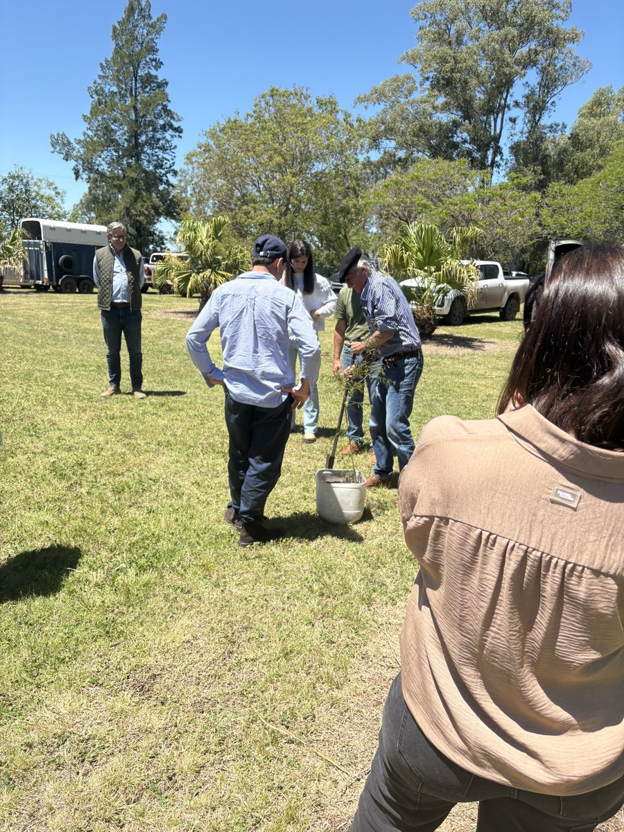 📍Colonia Rubio

Participamos de la Asamblea Anual de la S.F.R. de Colonia Antonio Rubio. 
Muy linda jornada con homenaje incluido a Samurio, uno de los fundadores de 1956, qué tal!! 

Felicitaciones a la Directiva saliente y éxitos a la entrante. Estamos a las órdenes.