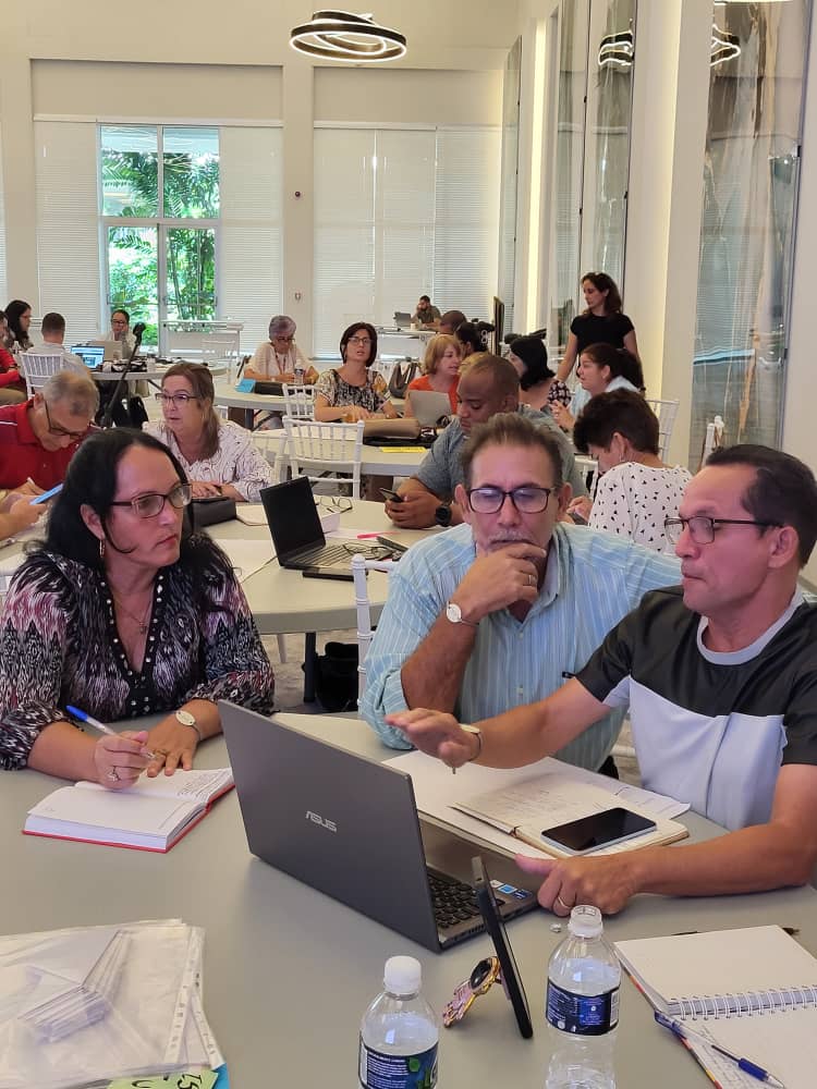 carlos083788176's tweet image. Concluye taller de inicio de la fase dos del proyecto municipio sostenible. Para la implementación de las cadenas agroalimentaria. #CubaEstáFirme #IslaDeLaJuventud #PoderPopular @DiazCanelB @DrRobertoMOjeda @IntendenteMeij @MMarreroCruz @rlicea_mojena @PartidoPCC