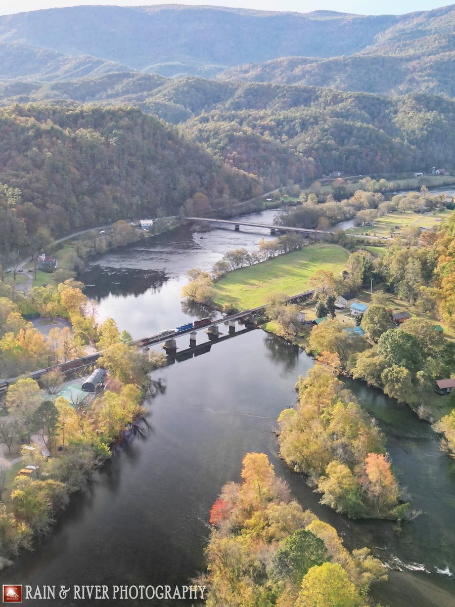 Tennessee Valley Railroad excursion crossing the Hiwassee at Reliance Tennessee this past weekend <a href="/spann/">James Spann</a>  <a href="/simpsonWVTM13/">Jason Simpson</a> <a href="/MaxTsaparis/">Max Tsaparis</a> <a href="/amanduh_curran/">Amanda Curran ☼</a> <a href="/megtomwx/">Meaghan Thomas</a> <a href="/NWSMorristown/">NWS Morristown</a> <a href="/StephWVTM13/">Stephanie Walker</a>  <a href="/weatherchannel/">The Weather Channel</a>