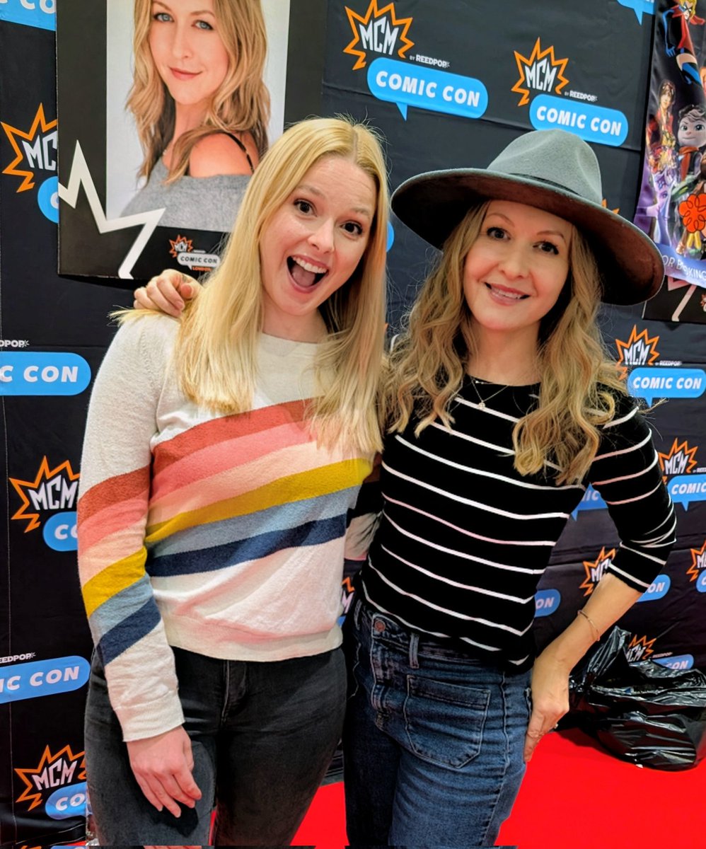 ItsBrianaWhite's tweet image. Met the legend @missalihillis at MCM London! She was kind enough to sign some prints &amp;amp; Final Fantasy Magic cards for the Reconnect Us charity auction launching this weekend! 
#FF7R #FFXIII #Lightning #voiceactor