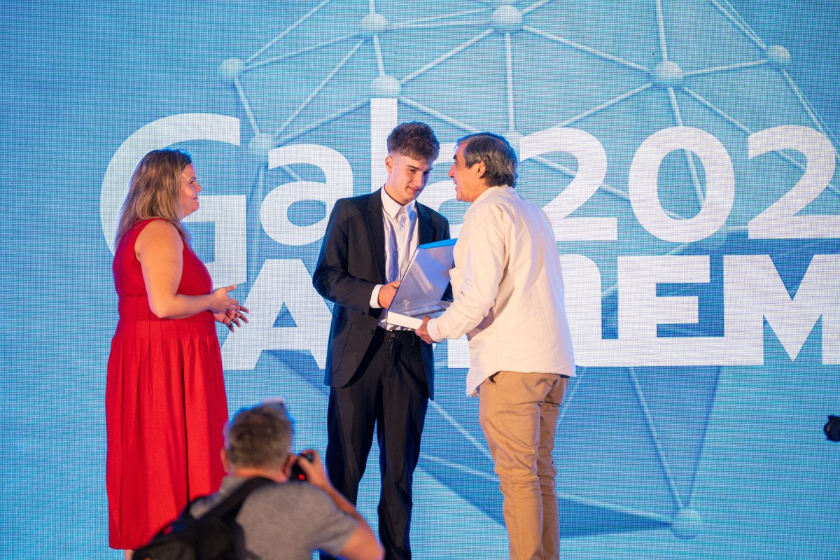 Aquest divendres l’Associació d’Empreses Instal·ladores de Balears (ASINEM) va celebrar la seva tradicional gala anual, un esdeveniment que va reunir més de 400 assistents i que va posar en valor la força del sector, que actualment compta amb més de 550 empreses associades.