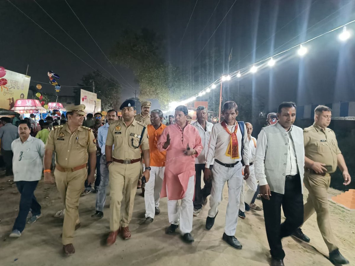 <a href="/DCP_South/">DCP South Lucknow</a> के निर्देशन में #ACP_Krishnanagar द्वारा छठ पर्व को सकुशल सम्पन्न कराए जाने हेतु घाटों, पूजा स्थल का किया जा रहा है निरीक्षण।
 
#Lkopolice_On_Duty 

<a href="/Uppolice/">UP POLICE</a> <a href="/lkopolice/">LUCKNOW POLICE</a>