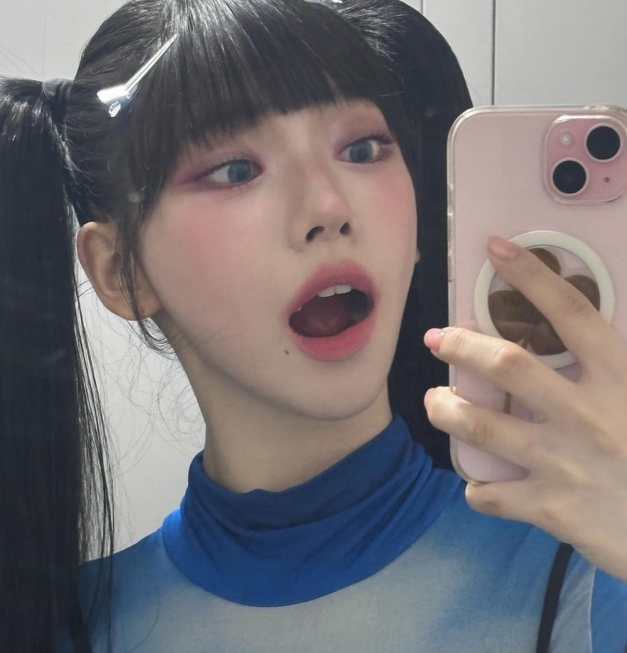 hourly karina tweet media