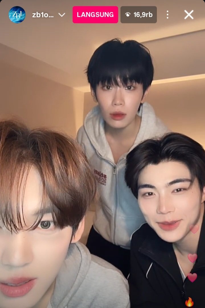 pjwapr's tweet image. nyoba² filter ig jg harus dicobain pliss😭😭
