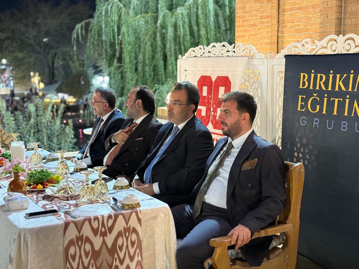 sametgursoy41's tweet photo. Eğitimde birikim kültürümüzü, köklü medeniyetimizin izleriyle buluşturduğumuz bu buluşmada; değerlerimizi, hedeflerimizi ve stratejik vizyonumuzu yeniden değerlendirdik. https://t.co/uV2LvhS5cM