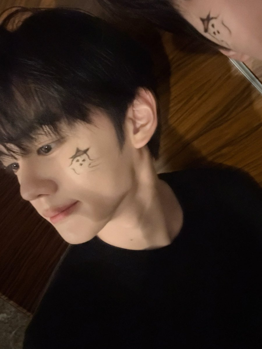 251027 제베원 인스타 #김규빈 

👻