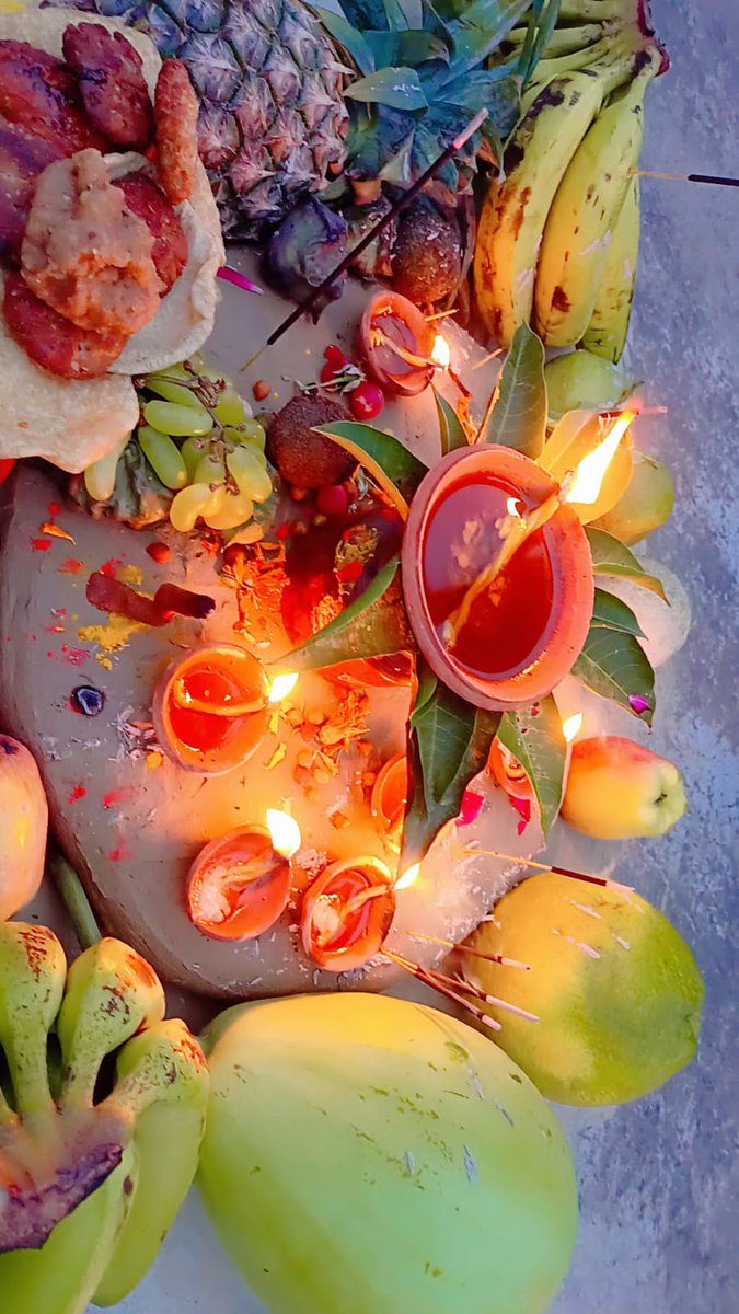 retweetman72's tweet photo. Jai ho chhathi Maiya 
Maiya ap sb pr apna ashirwad banye rakhe 🙏🏻
#chhat https://t.co/UGFdu8ZxJz