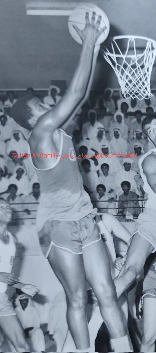 صالح ربيعة ..في ذمة الله..لاعب نادي العربي ومنتخب الكويت لكرة السلة..بدا لاعبا في كرة القدم في النادي بفريق الاشبال ثم لعب كرة السلة فكان العصر الذهبي للعربي ..الله يرحمه ويغفر له ويسكنه فسيح جناته وعظم اجر اسرته ومحبينه