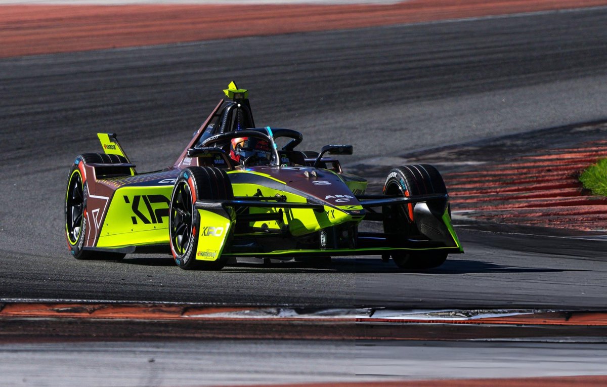 PMartiUpdates's tweet image. 📷🇬🇧| Pepe on track for the first time driving the car he’ll use in first Formula E season 🏎️💨
📷🇪🇸| Pepe en pista por primera vez conduciendo el coche que usará en su primera temporada de Fórmula E 🏎️💨
©️ Alex Bierens de Haan & Simon Galloway
#FormulaE #FETesting #CupraKiro…