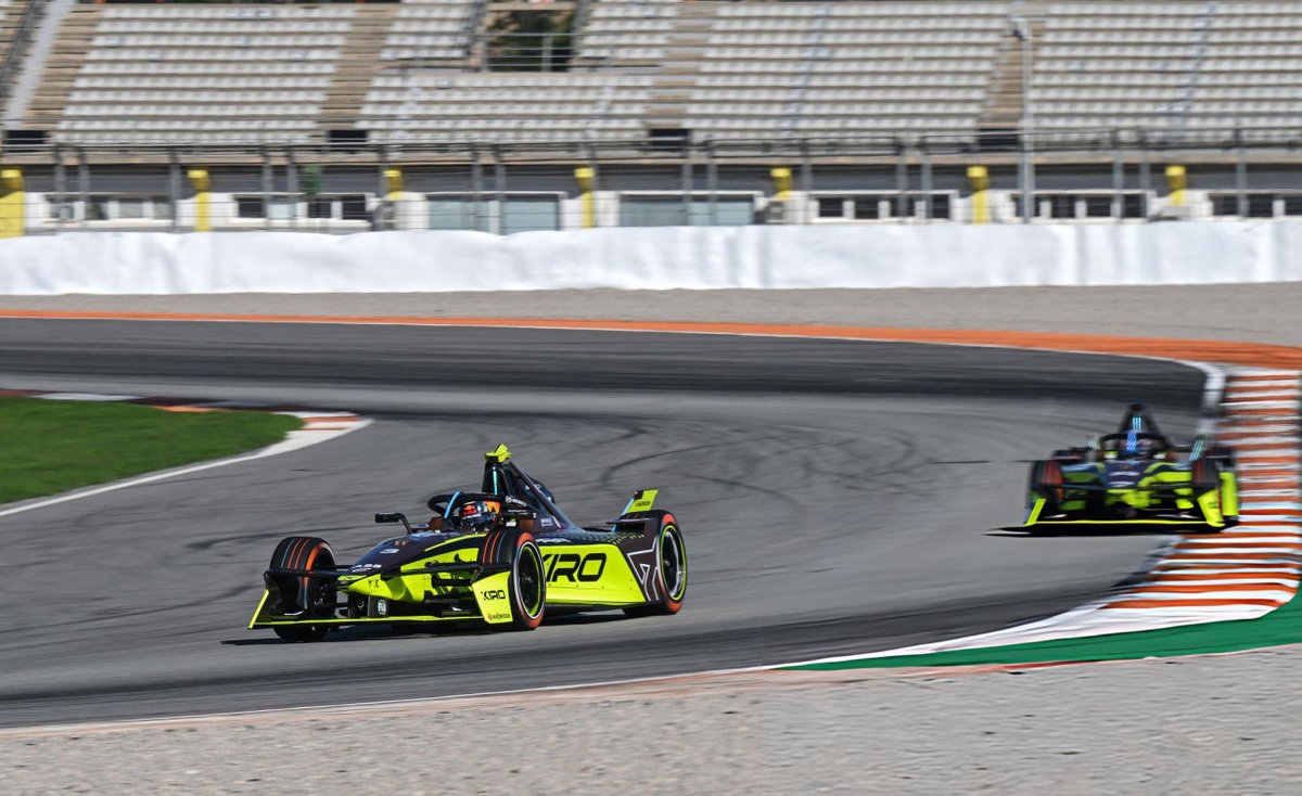 PMartiUpdates's tweet image. 📷🇬🇧| Pepe on track for the first time driving the car he’ll use in first Formula E season 🏎️💨
📷🇪🇸| Pepe en pista por primera vez conduciendo el coche que usará en su primera temporada de Fórmula E 🏎️💨
©️ Alex Bierens de Haan & Simon Galloway
#FormulaE #FETesting #CupraKiro…
