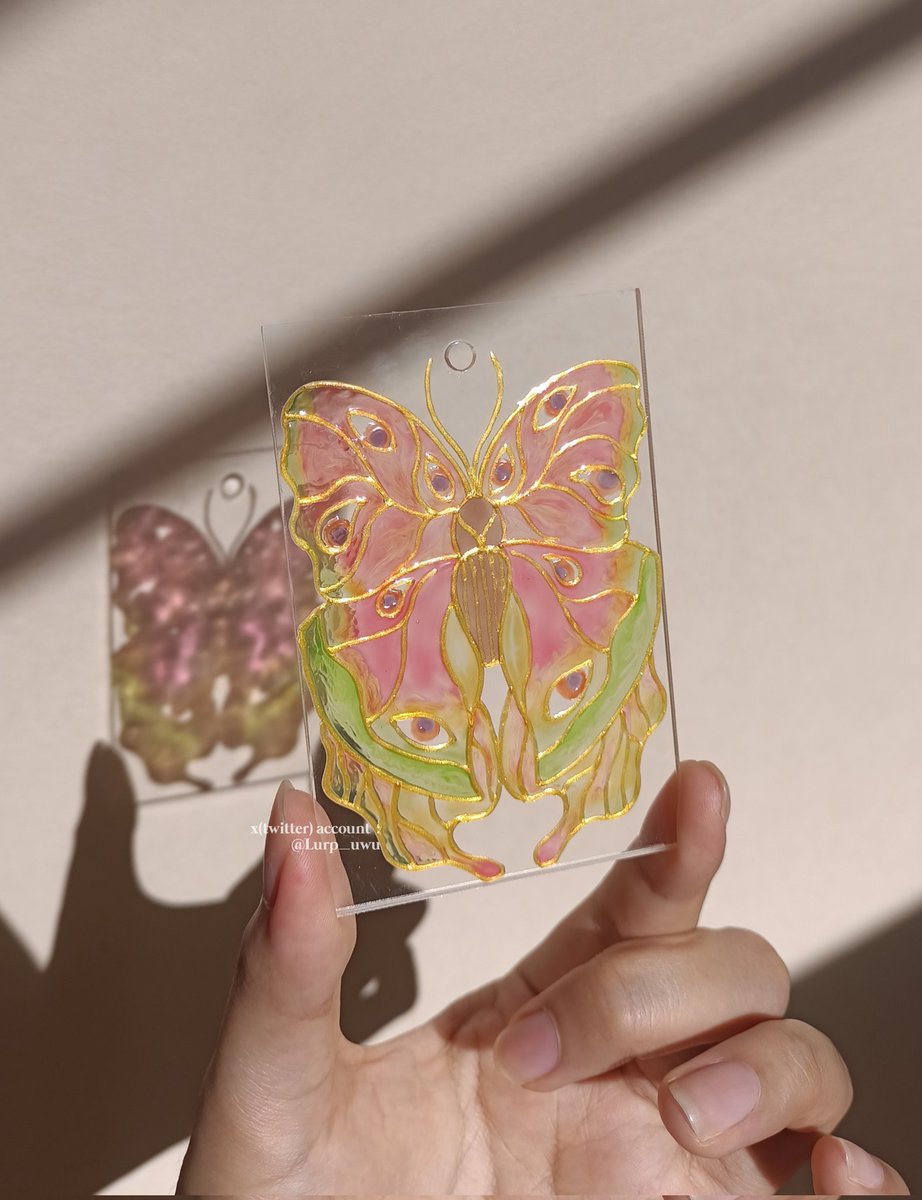 'หลอก' หรือ 'เลี้ยง'🦋🕸️
(ฮาโลวีนนี้มารับน้องไปเลี้ยงกันน้า🧡)