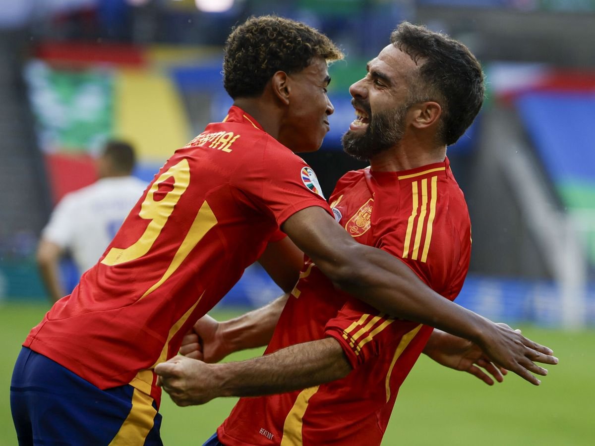 Barça Universal (@barcauniversal) on Twitter photo ❗️The Spanish football federation are convinced that the rift between Carvajal and Lamine Yamal will not affect the national team.
Usually, what happens on the pitch, stays on the pitch. Both players have shown to be professional.
— <a href="/La_SER/">Cadena SER</a> ❗️The Spanish football federation are convinced that the rift between Carvajal and Lamine Yamal will not affect the national team.
Usually, what happens on the pitch, stays on the pitch. Both players have shown to be professional.
— <a href="/La_SER/">Cadena SER</a>