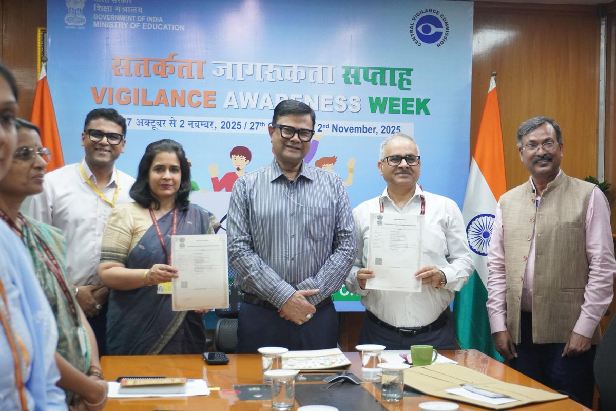 EduMinOfIndia's tweet image. On 27th October 2025, @ncert and @iitmadras, under the aegis of the Ministry of Education, Government of India, signed a Memorandum of Understanding (MoU) to strengthen educational research, development, training and technology integration as a significant step toward innovation…