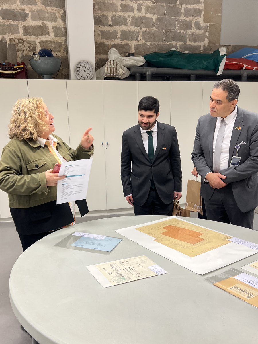 🌍 Visita de l’equip de l’Emirat de Sharjah a l’Arxiu del Museu Marítim de Barcelona

Coincidint amb la celebració del Congrés Internacional d’Arxius - ICA Barcelona 2025, que té lloc a Barcelona del 27 al 30 d’octubre, hem rebut la visita de l’equip de l’Emirat de Sharjah,
