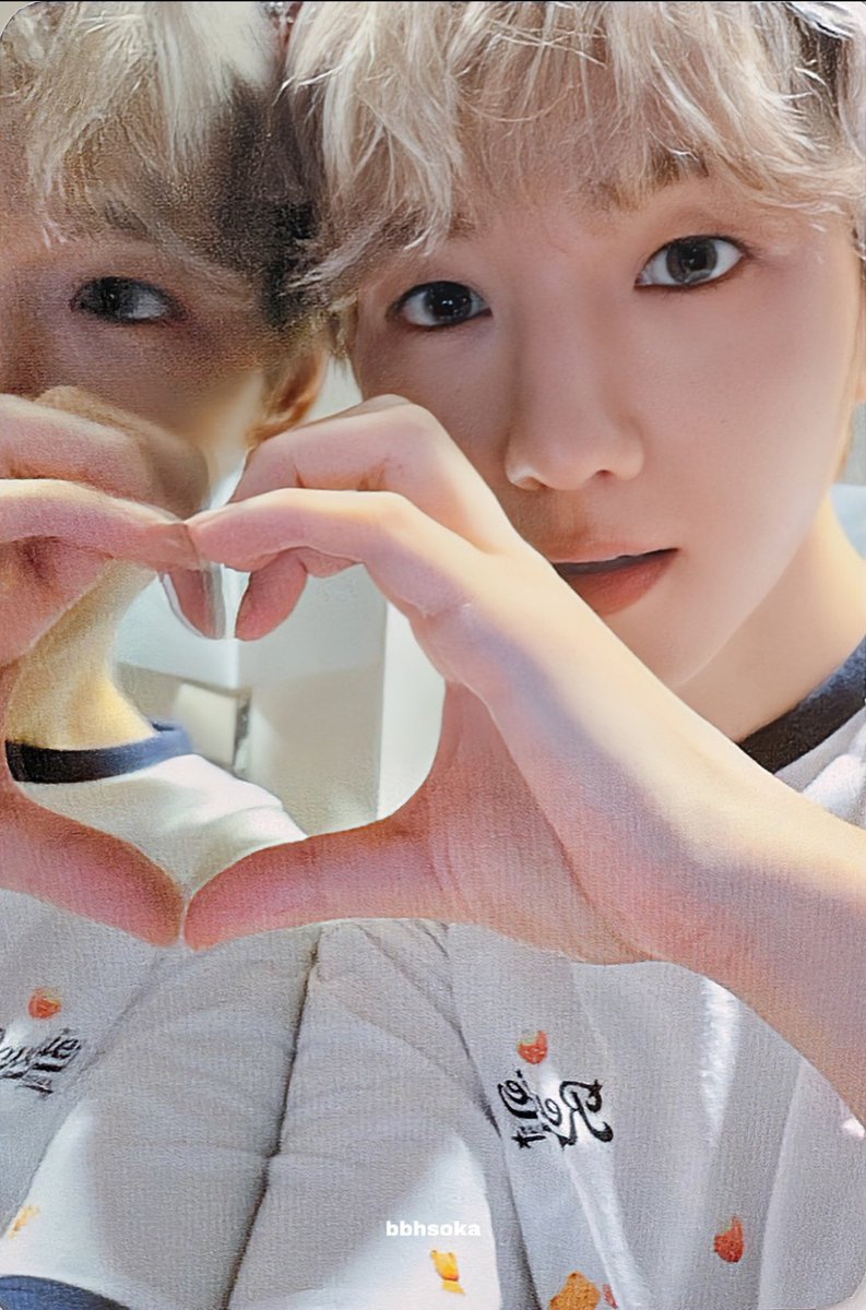 amerikyoong's tweet photo. 🩷Always with Baekhyun! https://t.co/7GIEQULxOh