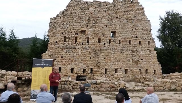 "En Ruta amb els Cabrera" continua divulgant el llegat medieval del Vesc... youtu.be/jc8jObrp10c?si… vía <a href="/YouTube/">YouTube</a>