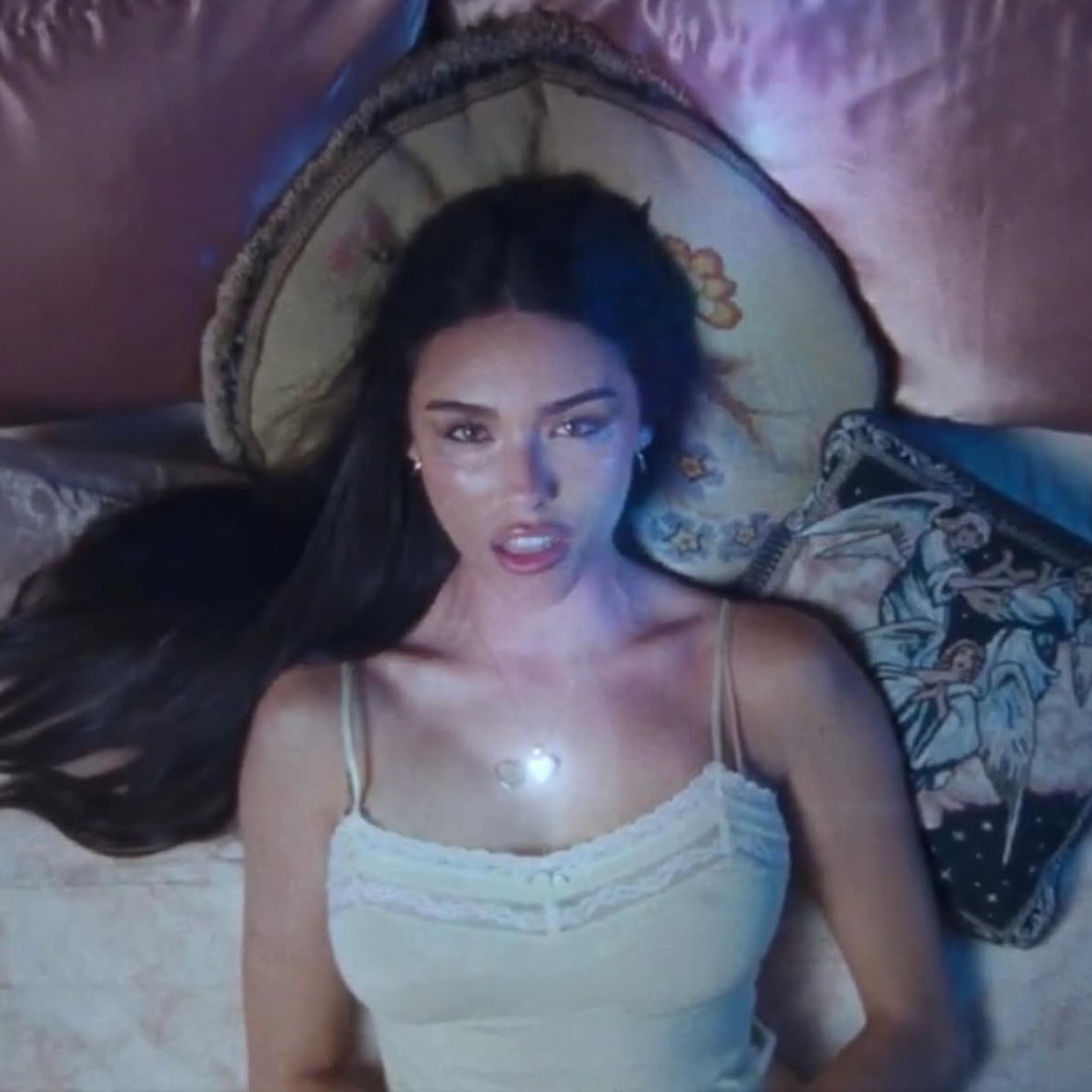 madisonchart's tweet photo. ‘bittersweet’ by Madison Beer debuts at #92 on the UK Singles Chart, becoming her sixth entry. https://t.co/H4oYKoZIqR