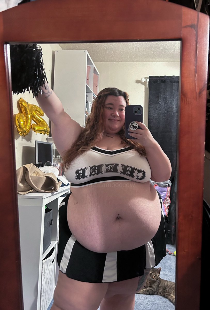 onlyfans.com/mamamooocow
it’s almost halloween! 👻