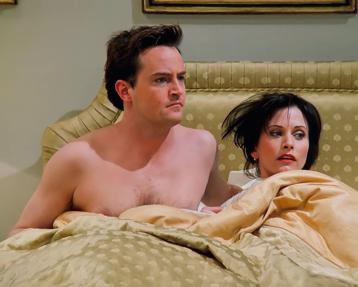 ChandlerBing_12's tweet image. Once upon a time in London...