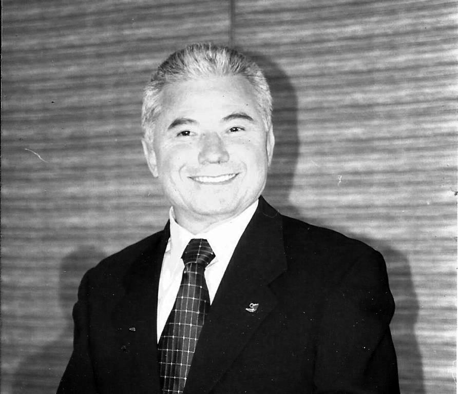 DiariodeMorelos's tweet photo. 🕊️ Juan Salgado Brito y su legado en Cuernavaca

El doctor Juan Salgado Brito dejó una huella imborrable en la capital morelense durante su gestión como presidente municipal (1985–1988).
Su visión transformó a Cuernavaca con obras que fortalecieron la cultura, la infraestructura y la participación ciudadana.

🎭 Construyó el Auditorio Municipal Teopanzolco, hoy Centro Cultural Teopanzolco.
🌸 Instituyó la Feria de la Primavera, tradición que da vida a la ciudad cada año.
🏘️ Impulsó mercados, obras públicas, drenajes y pavimentaciones, además de crear el Consejo Consultivo de la Ciudad y ocho delegaciones municipales.

Su legado es símbolo de compromiso, visión y amor por Cuernavaca.
#Cuernavaca #Morelos #JuanSalgadoBrito