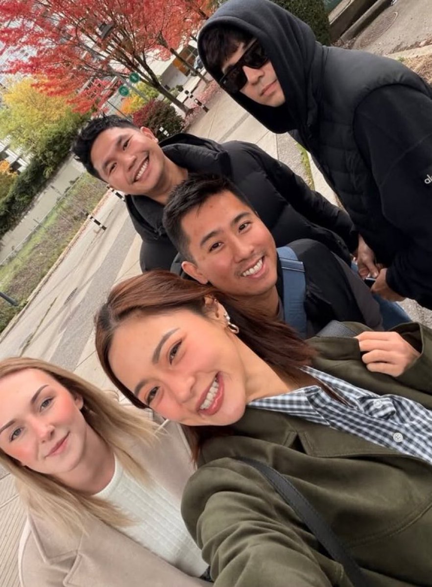 Quite a long shot but it’d be epic to see Kim with the Avelinos in one frame. 

#KimPau #KimChiu #PauloAvelino 
#TheAlibi