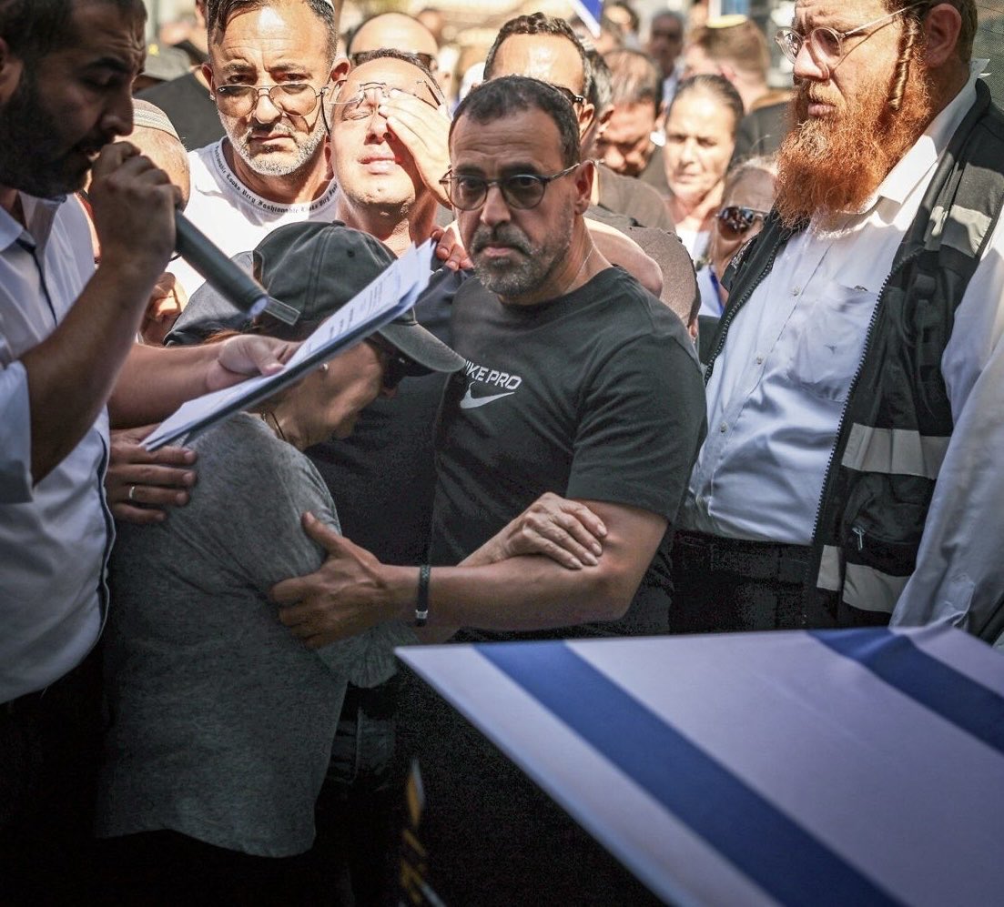 Former hostage Eli Sharabi finally lays his brother Yossi to rest after he was murdered by Gazan terrorists and his body was kept in captivity for two years.

Eli’s British wife Lianne and two daughters Yahel (13) and Noiya (16) were brutally murdered on October 7th too

This man