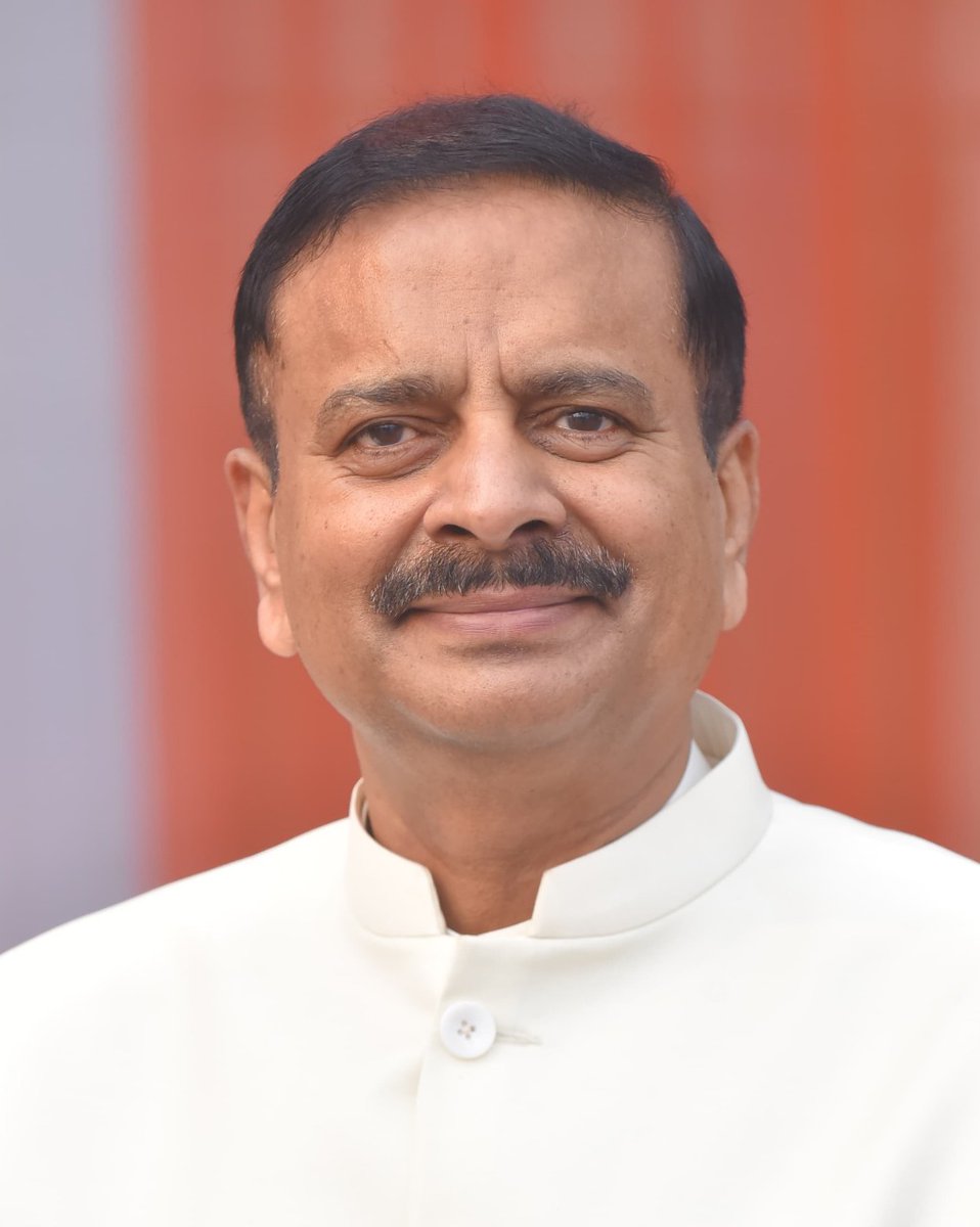 वर्ष 1989 बैच के भारतीय रेलवे यातायात सेवा (आइआरटीएस) के वरिष्ठ अधिकारी रंजन प्रकाश ठाकुर भारतीय रेलवे परिवहन प्रबंधन संस्थान (इरिटेम) के नए महानिदेशक बन गए हैं। उन्होंने सोमवार को अपना पदभार ग्रहण किया।
<a href="/IRTSassociation/">IRTS Association</a> <a href="/irtcso/">IRTCSO</a> <a href="/AshwiniVaishnaw/">Ashwini Vaishnaw</a> <a href="/Sanjay_IRTS/">J.Sanjay Kumar,IRTS</a> <a href="/SrDOMLKO/">Sr. DOM Lucknow NR</a>