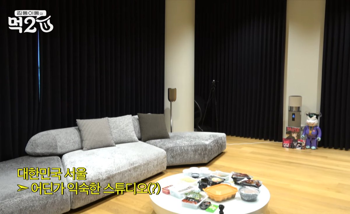 โซฟาใหม่ของแฮชานราคา 34,995 ดอลลาร์สหรัฐ ประมาณ 1.28 ล้านบาท ป๊าดดดดดดดด พ่อกุรวยแทร่😣