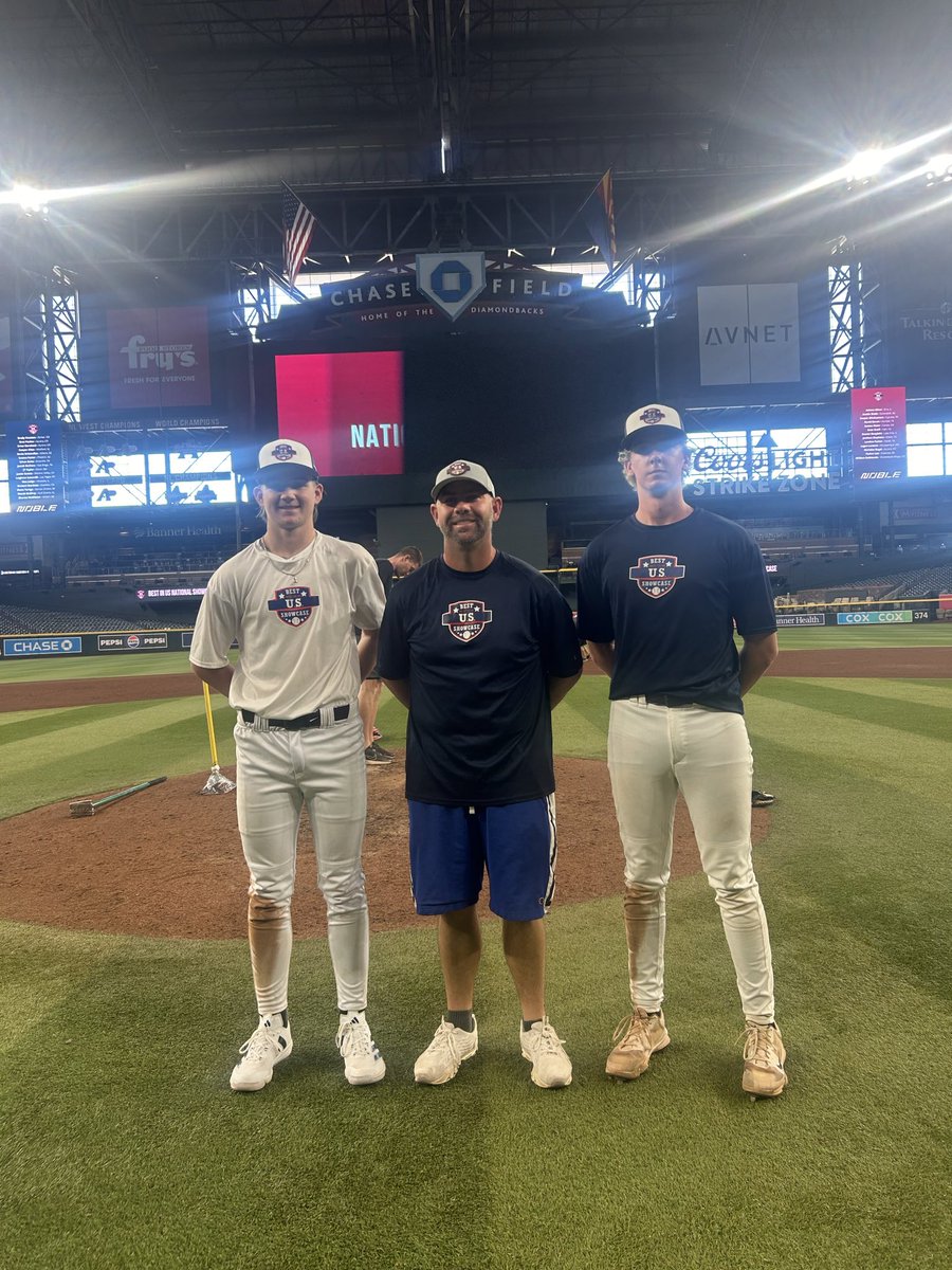 stf3333's tweet photo. Game Day at Chase Field was a blast. Saw some really good performances. Here are photos with MVPS from each game. Anaheim up next in 2 weeks for last event of year. @BUSShowcase https://t.co/YJhsc8LNFK