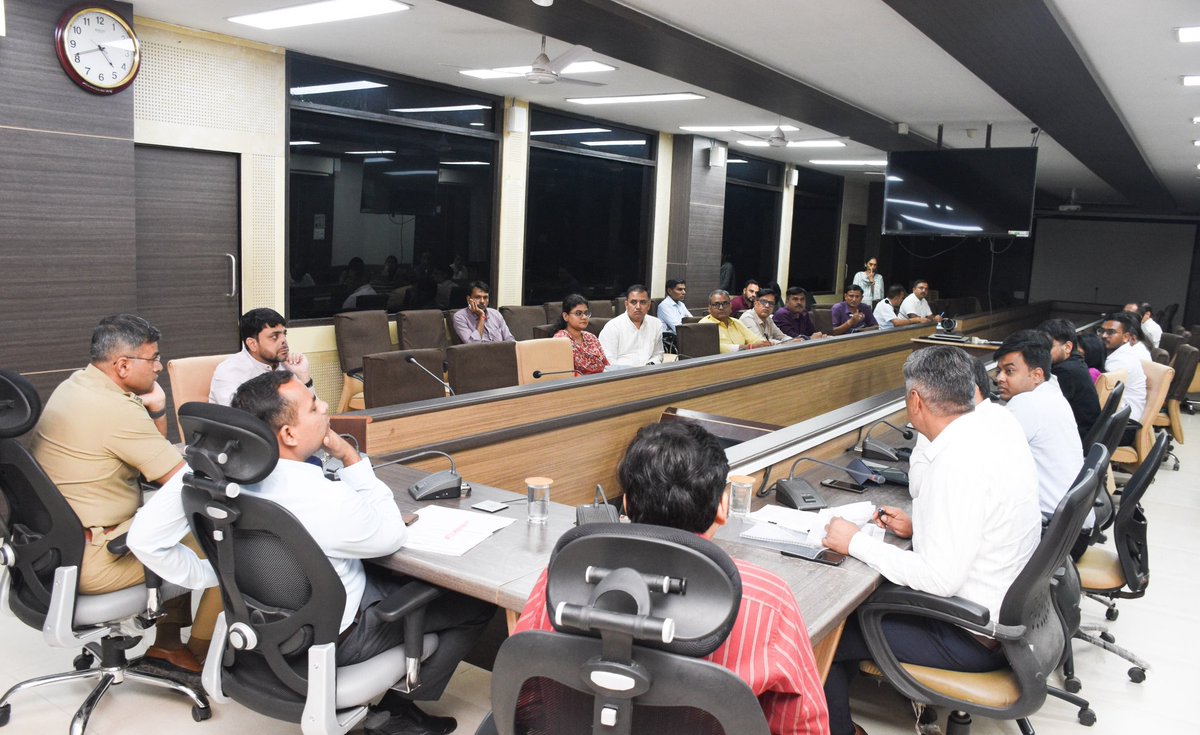 infokhedagog's tweet image. રન ફોર યુનિટી – ૩૧ ઓક્ટોબર
કલેકટર શ્રી અમિત પ્રકાશ યાદવની અધ્યક્ષતામાં રન ફોર યુનિટીની તૈયારીઓ અંગે બેઠક યોજાઈ.
સરદાર પટેલની ૧૫૦મી જન્મજયંતિ નિમિત્તે નડિયાદ ખાતે એસઆરપી ગ્રાઉન્ડથી સરદાર પટેલ જન્મસ્થળ સુધી ભવ્ય રન ફોર યુનિટીનું આયોજન 
#RunForUnity #NationalUnityDay #Kheda