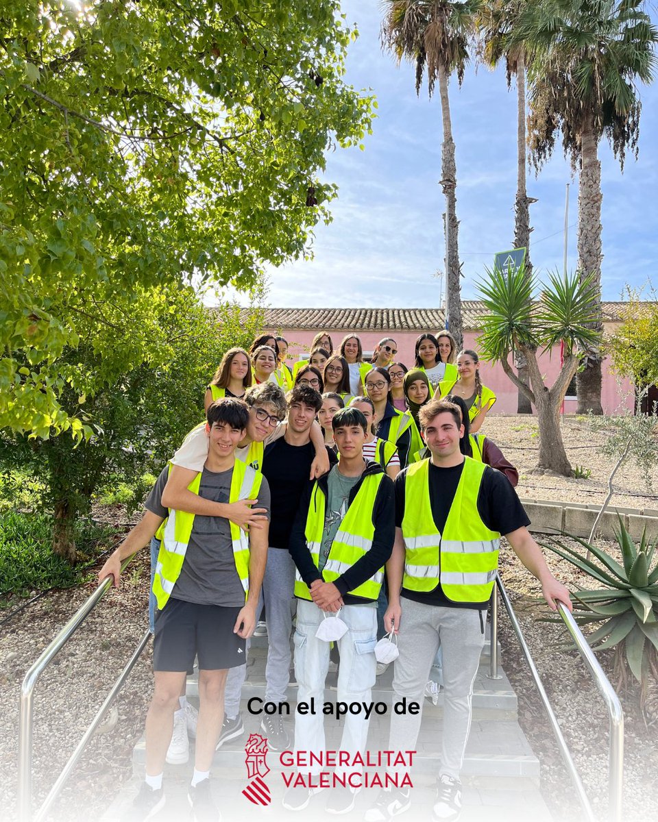 Consorcio TERRA - Área de Gestión A2 (@rsu7a2) on Twitter photo ♻️🌍 La economía circular se aprende viendo cómo funciona.
El alumnado del CIPFP Canastell de Sant Vicent del Raspeig ha visitado el Centro de Tratamiento de Residuos Cañada Hermosa, una instalación referente en el Levante por su capacidad y su compromiso. ♻️🌍 La economía circular se aprende viendo cómo funciona.
El alumnado del CIPFP Canastell de Sant Vicent del Raspeig ha visitado el Centro de Tratamiento de Residuos Cañada Hermosa, una instalación referente en el Levante por su capacidad y su compromiso.