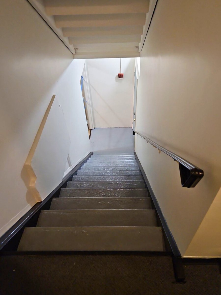level5pntgllc's tweet photo. Fresh, durable, and built to last 💪

This Cambridge (MA) stairwell got a sleek new look by Level Five Painting, LLC.

👉 Request a free quote: https://t.co/7ETkVsczAO

#CommercialPainting #CambridgeMA #BuildingRefresh https://t.co/bFqYm7wE8b