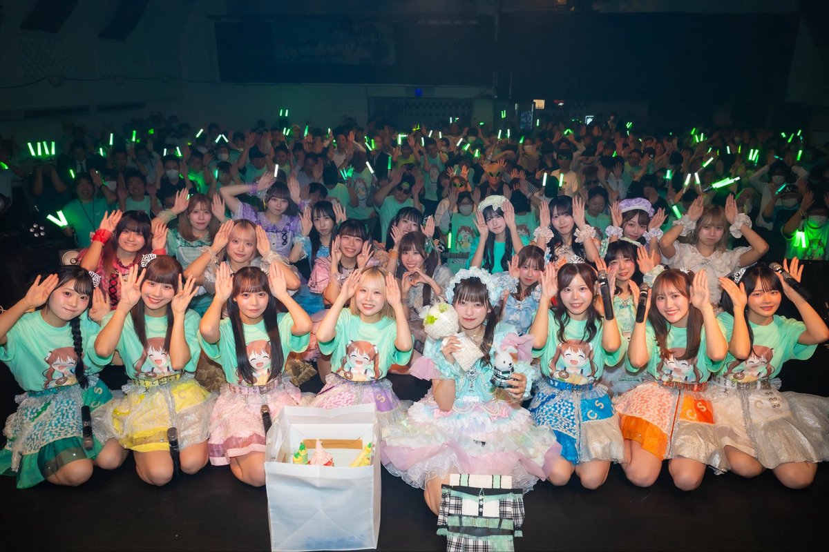 ami_colorful_'s tweet photo. 🍩生誕祭ありがとうございました🍬

とーってもしあわせです！😭

この日のために沢山用意して下さり、お仕事、お休み調整して下さり、いっぱいあみの為にしてくださってありがとう🙂‍↕️🫶🏻

超かわいい生誕衣装着ました！あみの好きが詰まった衣装💭

23歳もよろしくお願いします💚 https://t.co/sCNRGNehGe