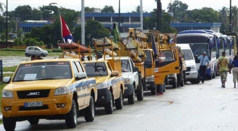 Médicos y Enfermeras GBTCP3 (@gbtcp3mzllo) on Twitter photo Infinito orgullo de #Cuba y su gente, linieros listos para reparar los daños del #HuracánMelissa con inmediatez, mucha #GenteQueSuma que a pesar de las inclemencias del tiempo están #UnidosXCuba #DePieYCombatiendo ¡#PreparadosYAlertas!
#ConLaFuerzaDeLaUnidad ¡Venceremos! Infinito orgullo de #Cuba y su gente, linieros listos para reparar los daños del #HuracánMelissa con inmediatez, mucha #GenteQueSuma que a pesar de las inclemencias del tiempo están #UnidosXCuba #DePieYCombatiendo ¡#PreparadosYAlertas!
#ConLaFuerzaDeLaUnidad ¡Venceremos!