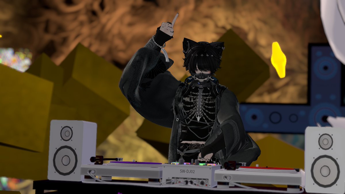 SpookyGirlsの演出と音響担当のちぇけさん！！

彼から繰り出される様々なサウンドはボーカル二人の歌声をさらに魅了させる！！

そして、写真のちぇけさんマジでかっこいいんよ！！！！

#すぷが