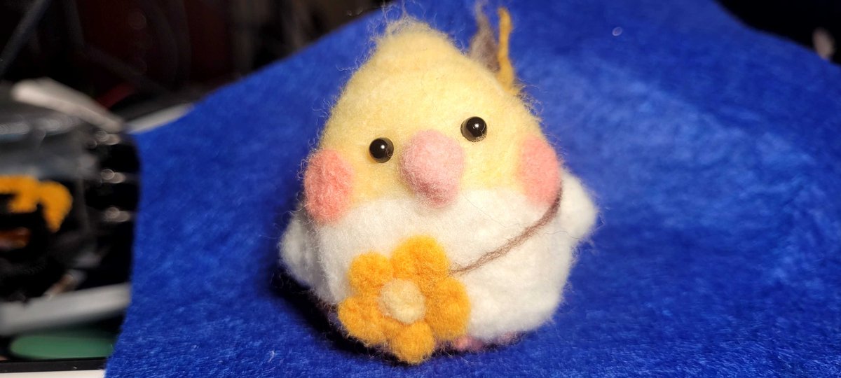 FunFreshNew's tweet image. I tried needle felting for the first time
the cockatile was the first attempt based on the kit I bought

Then tried to make my fluffs and the results are just like that 😂at least I tried