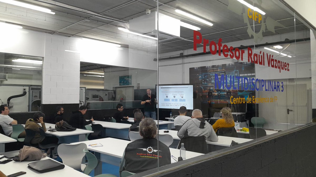 🎯 Hoy comienza en el <a href="/CifpPRV/">CIFP Profesor Raúl Vázquez</a> el curso de estructuras aeronáuticas en la #SemanaInnovacionFP2
💡 Desde el #ISMIE y la #IF_CMadrid seguimos impulsando la innovación y el aprendizaje continuo.
El <a href="/CifpPRV/">CIFP Profesor Raúl Vázquez</a>, con la formación del profesorado.
#FP #FormacionProfesional #Innovacion