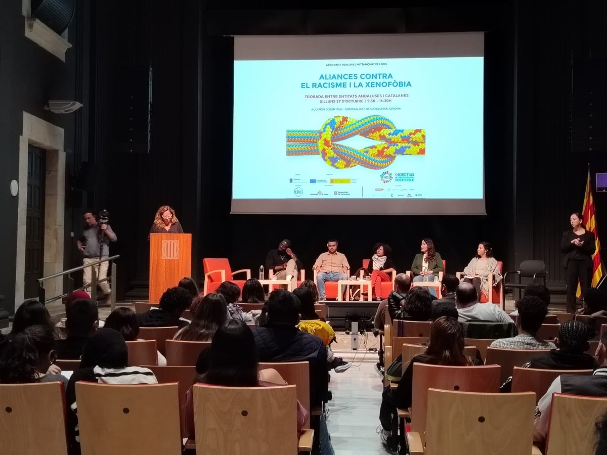 🟢 Avui hem participat en la jornada ‘Aliances contra el racisme i la xenofòbia’, una magnífica iniciativa de <a href="/AsocCodenaf/">Asociación CODENAF</a> i #associacioEccit per intercanviar i compartir experiències antiracistes de diversos àmbits i col.lectius. 

Una jornada ben necessària!