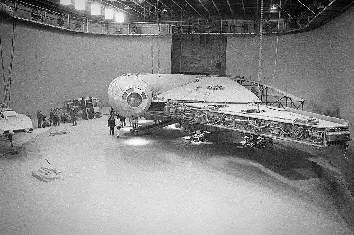 BobaFettANHSE's tweet image. Half a Falcon? I’ll take it…. #starwars #milleniumfalcon