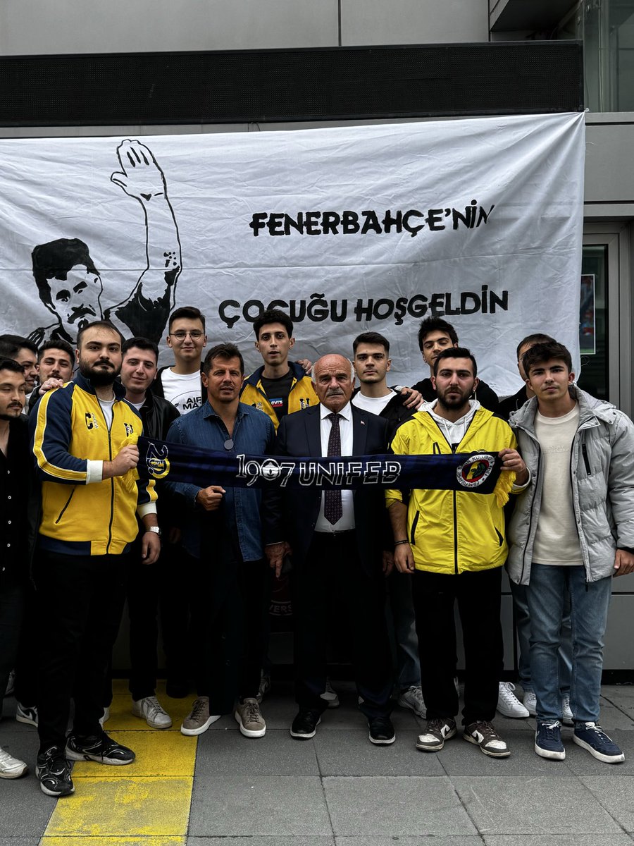 Seviyoruz seni 
Emre Belözoğlu