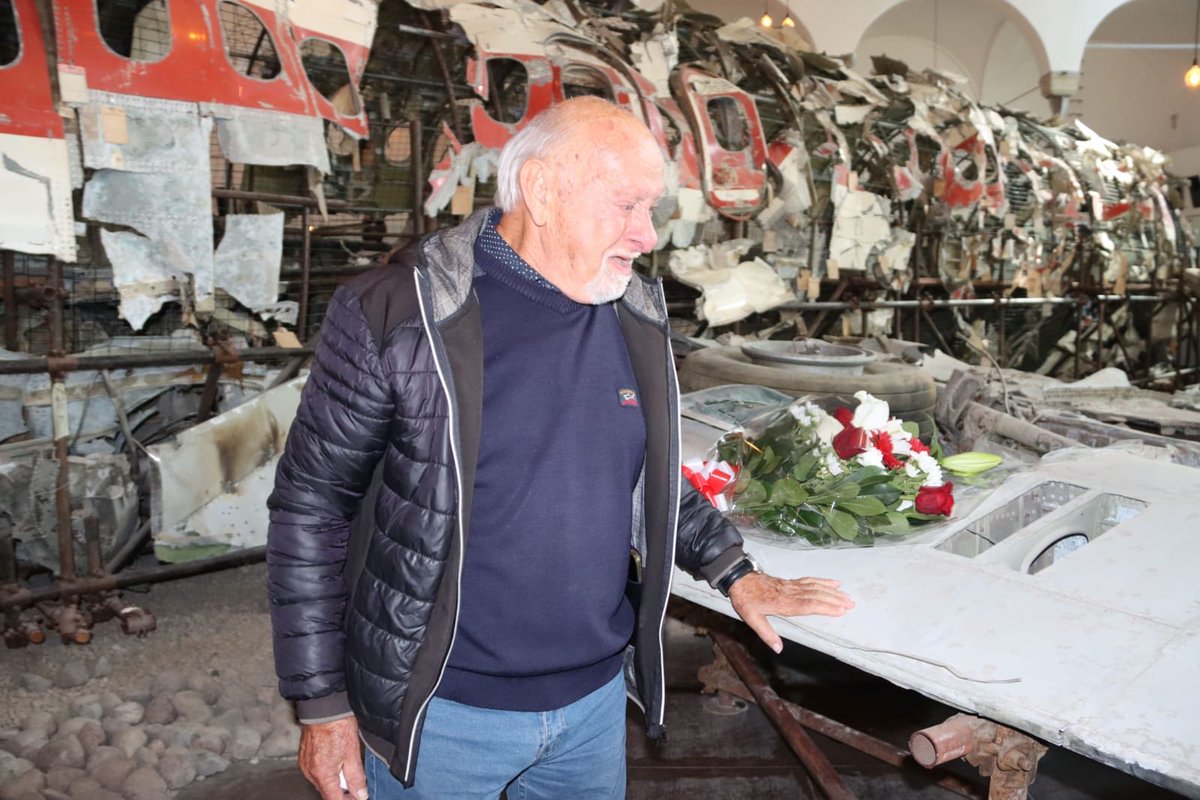 Fabiomassimo Mannucci era un esperto tecnico dell’Itavia a Ciampino dove curava la manutenzione del nostro DC9 I-TIGI. Il suo desiderio era di poter deporre un mazzo di fiori per commemorare l’equipaggio e i suoi 81 passeggeri deceduti nel disastro del 27 giugno 1980