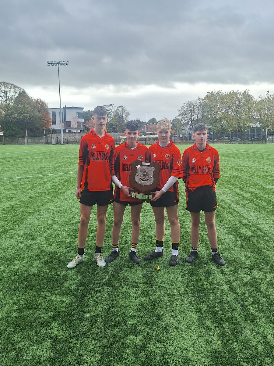 CorkGDAPatSprat's tweet photo. @DuhallowGAA Captain Cian o Conor @newmarketgaa receiving the Dick Barrett Shield on behalf of @DuhallowGAA today @PaircUiCha0imh also in the picture are players from @newmarketjuvgaa @DromtarriffeGAA @CrokeRovers @KilbrinGAAClub @CastlemagnerGAA https://t.co/0k6thhUR1L