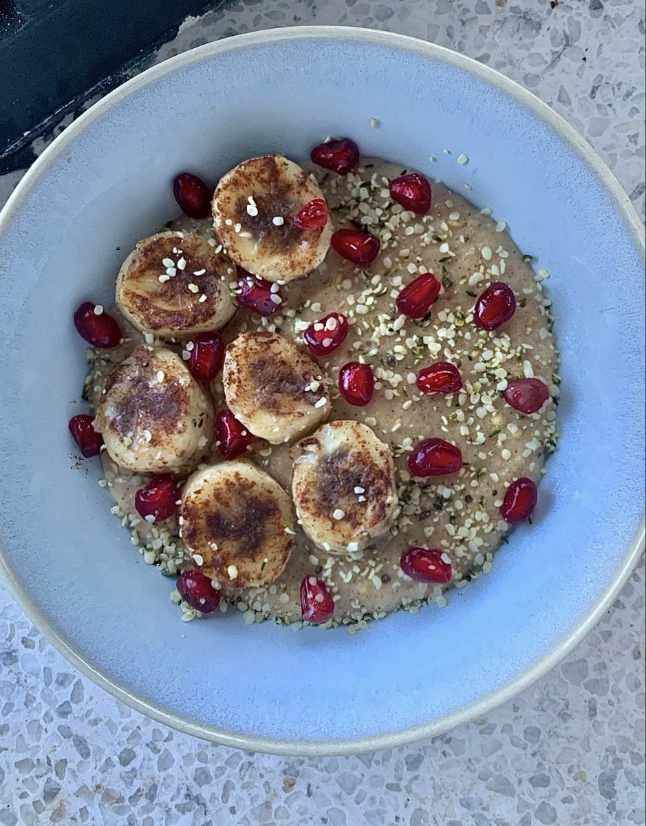 tried caramelizing banana for the first time and safe to say im never going back 🙂‍↕️